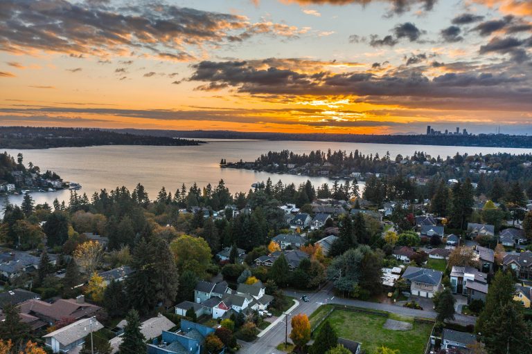 Lake Washington waterfront at sunset, home to Seattle-area luxury estates in Medina, Kirkland and Mercer Island