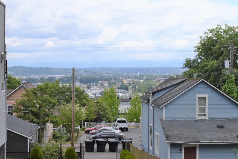 Residential neighborhood street in Bothell, WA where first-time buyers are searching for homes