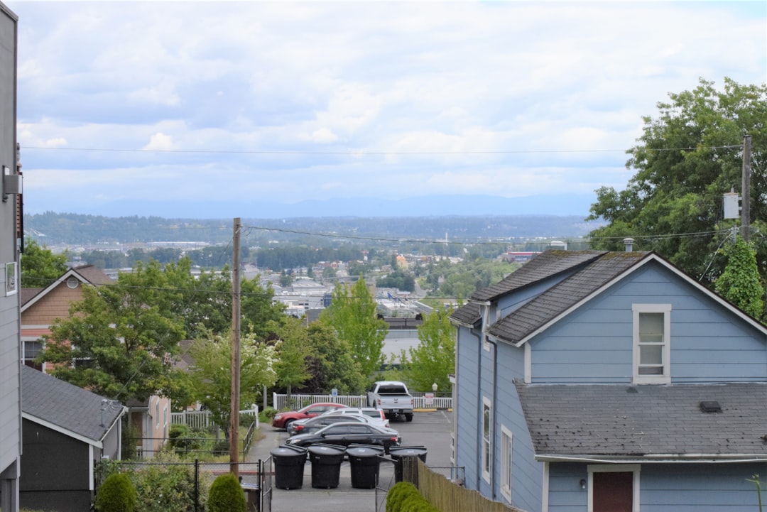 Residential neighborhood street in Bothell, WA where first-time buyers are searching for homes